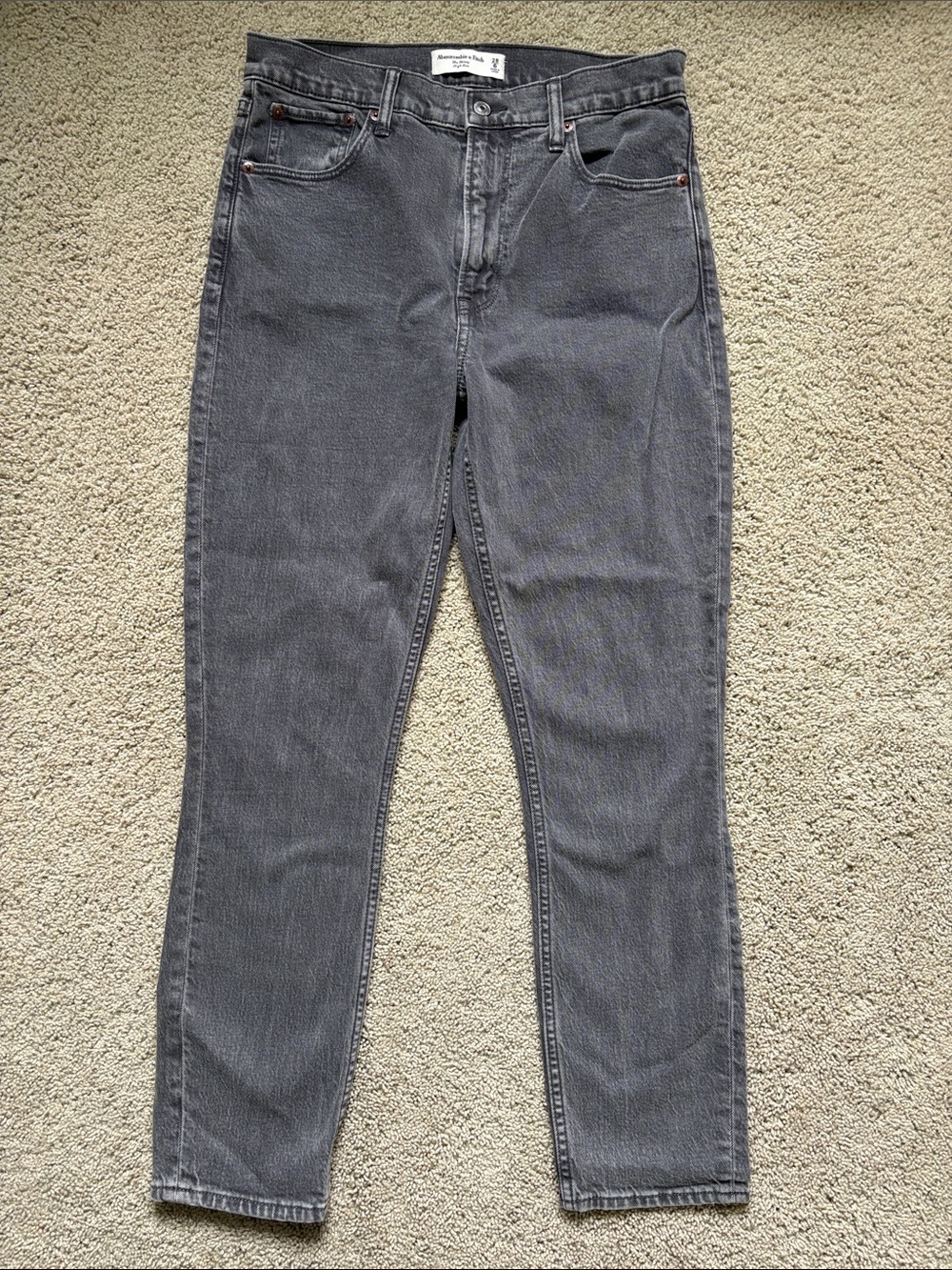 Women’s Abercrombie & Fitch Skinny High Rise Jeans - size 28. gray